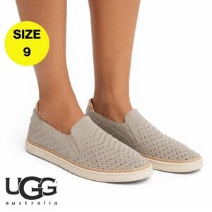 UGG 🩶 Women’s Slip-On Knit Sneakers in Slate Gray with Tan Accents (Size 9)